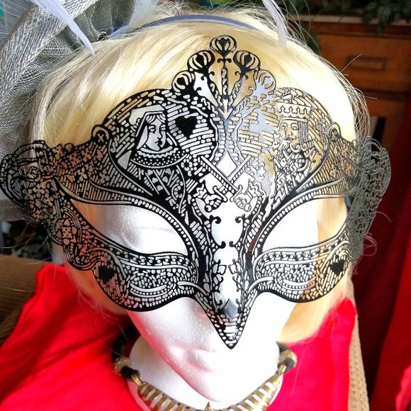 Metal die-cut mask - Picture 1 of 6